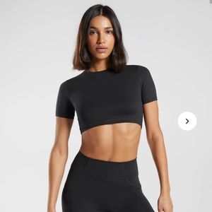 WHITNEY SHORT SLEEVE CROP TOP